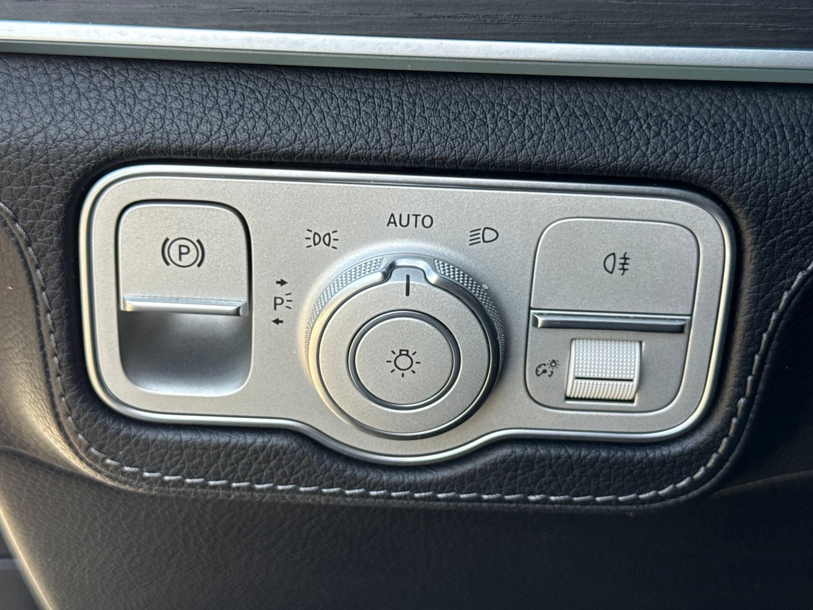 Used 2023 Mercedes-Benz GLS 580 4MATIC image 28