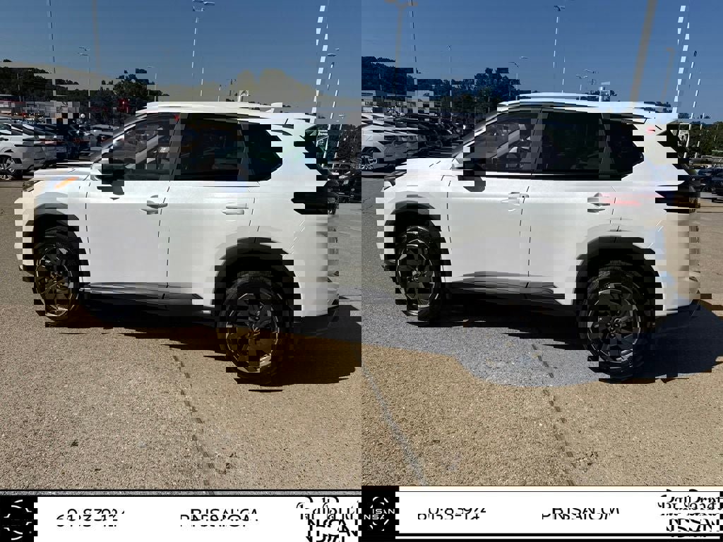 New 2026 Nissan Rogue SV image 7