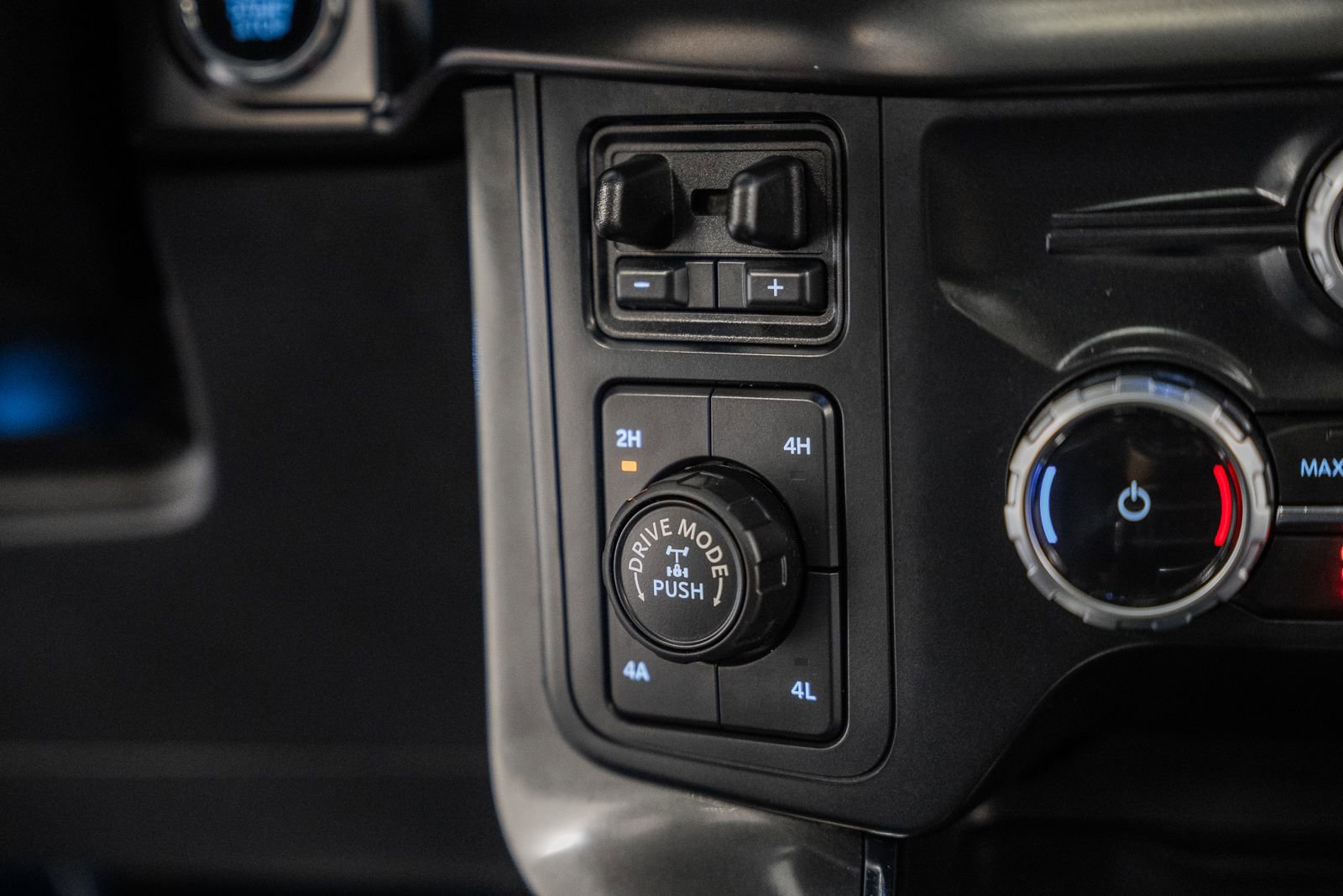 Certified 2023 Ford F150 Lariat w/ Equipment Group 502A High image 33