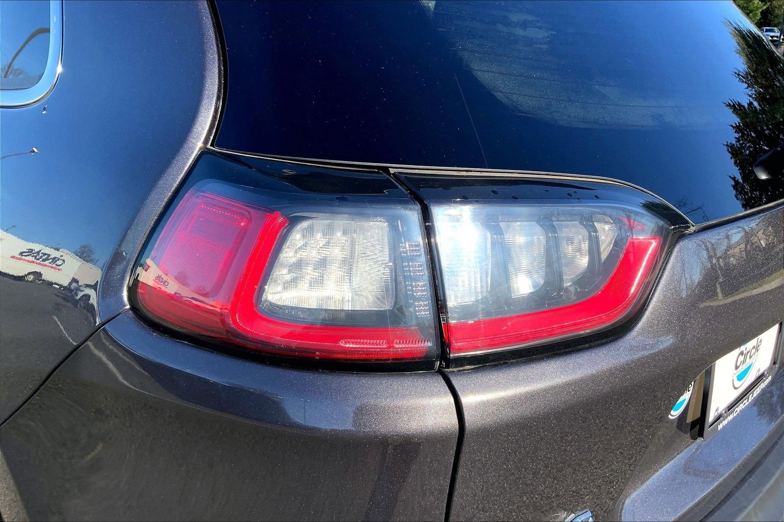 Used 2019 Jeep Cherokee Limited image 24