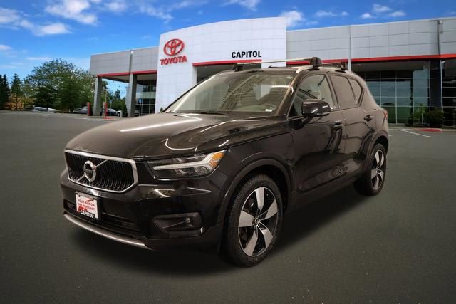 Used 2020 Volvo XC40 T5 Momentum w/ Protection Package image 5