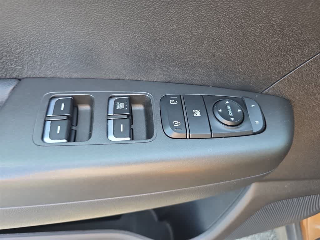 Used 2019 Kia Sportage LX AWD/4WD image 17
