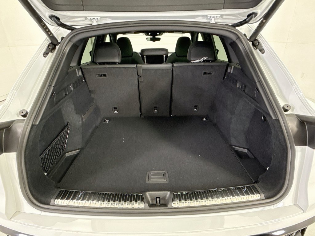 New 2026 Audi SQ5 Premium Plus AWD/4WD image 28