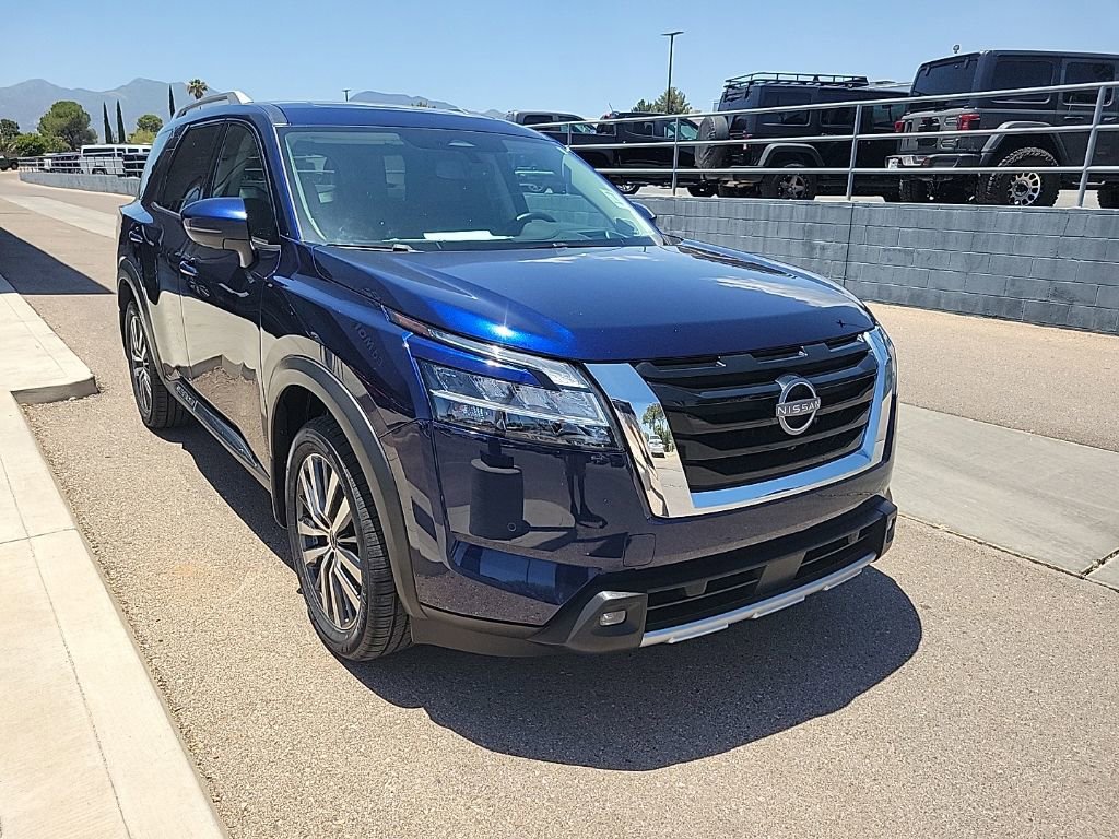 Used 2022 Nissan Pathfinder Platinum w/ Cargo Package FWD image 9