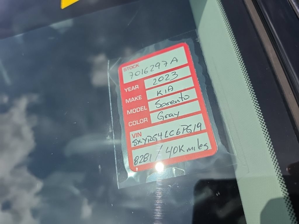 Certified 2023 Kia Sorento LX FWD image 10