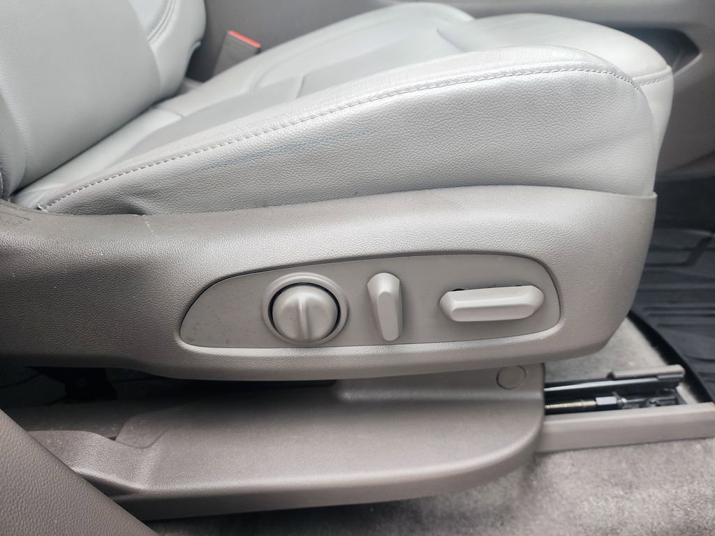 Used 2018 Chevrolet Traverse LT w/ LPO, Floor Liner Package image 23