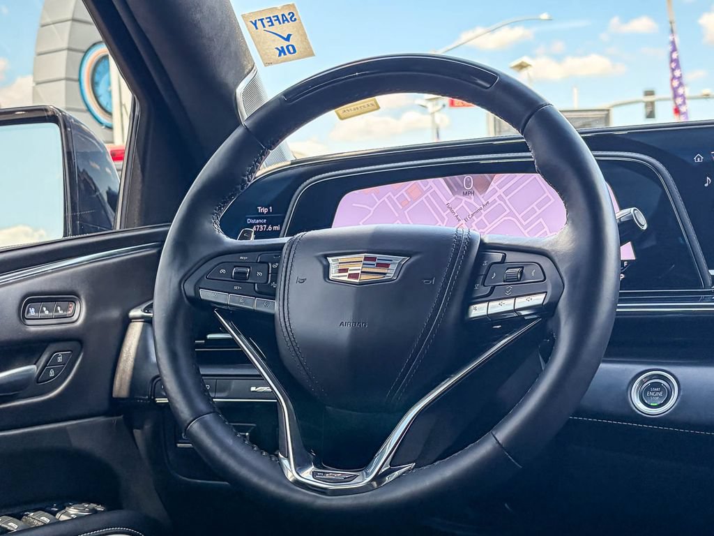 Used 2024 Cadillac Escalade ESV V AWD/4WD image 16
