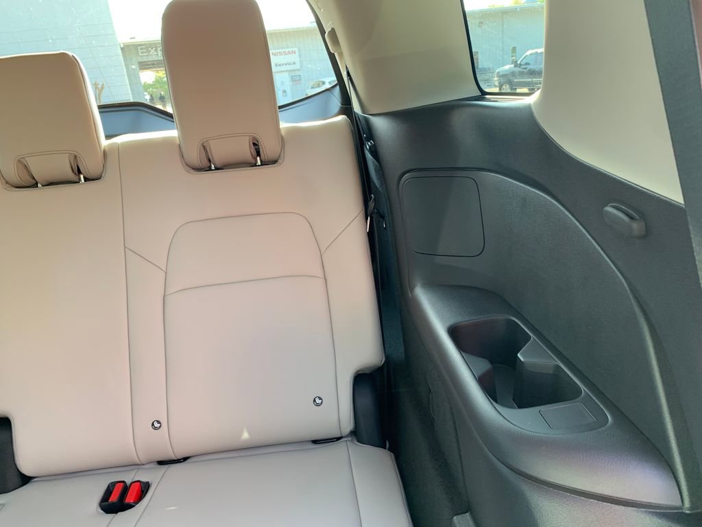 New 2026 Nissan Pathfinder SL image 26