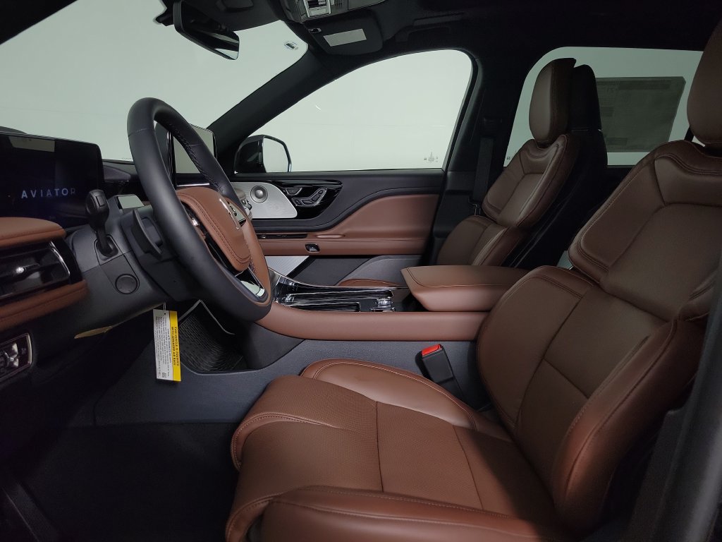 New 2026 Lincoln Aviator Reserve w/ Luxury Package RWD image 16