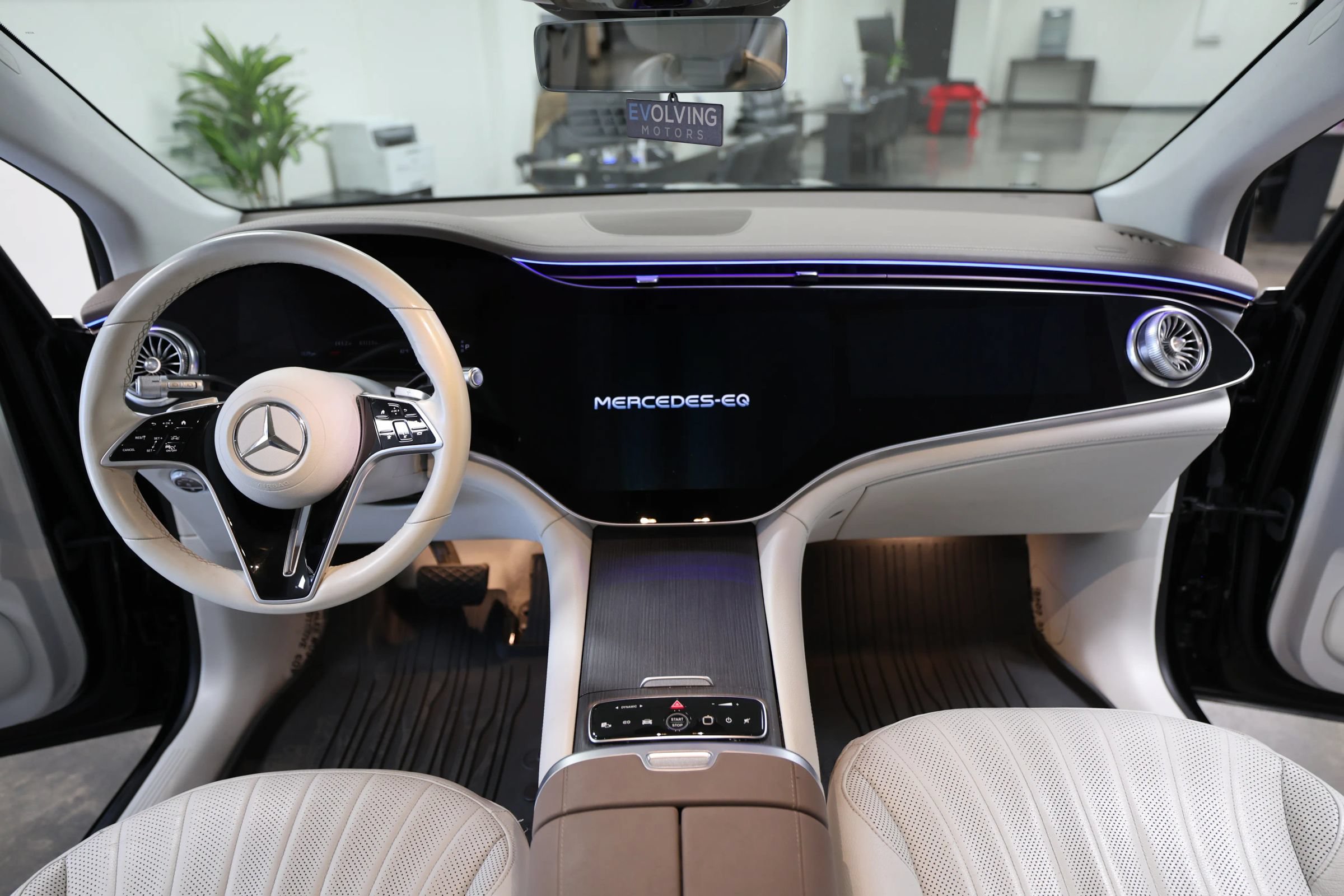 Used 2023 Mercedes-Benz EQS 580 4MATIC SUV image 19