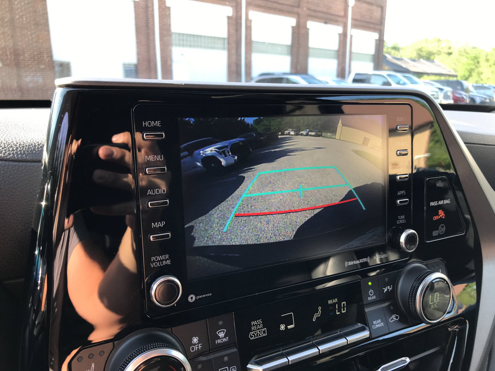 Certified 2020 Toyota Highlander XLE AWD/4WD image 23