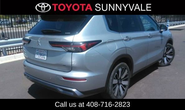 Used 2025 Mitsubishi Outlander SE AWD/4WD image 2
