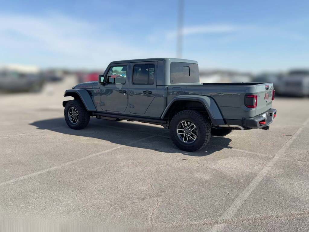 New 2026 Jeep Gladiator Mojave image 8