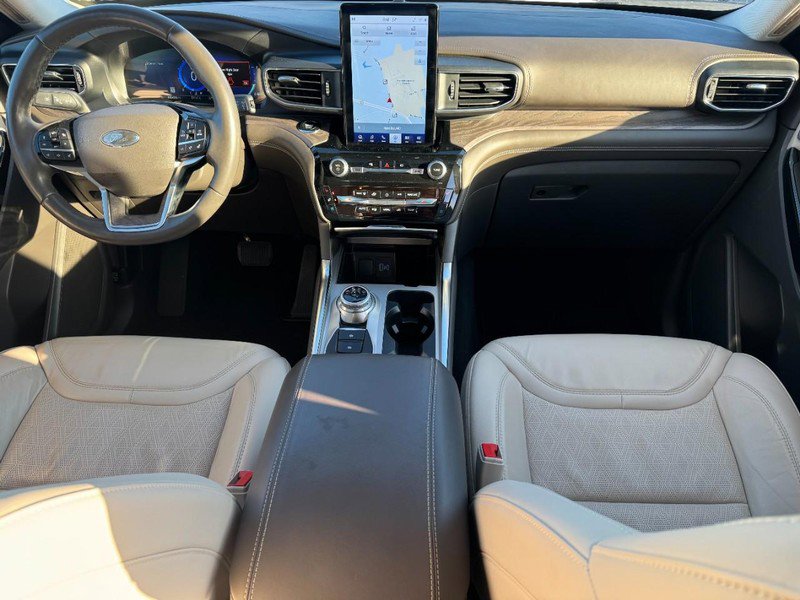 Used 2023 Ford Explorer Platinum w/ Technology Package AWD/4WD image 12