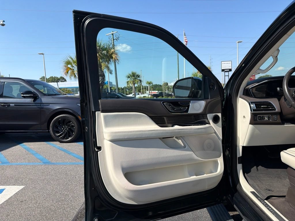 Used 2024 Lincoln Navigator L Black Label AWD/4WD image 9