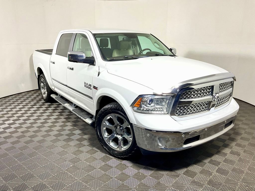 Used 2018 RAM 1500 Laramie w/ Convenience Group AWD/4WD image 9