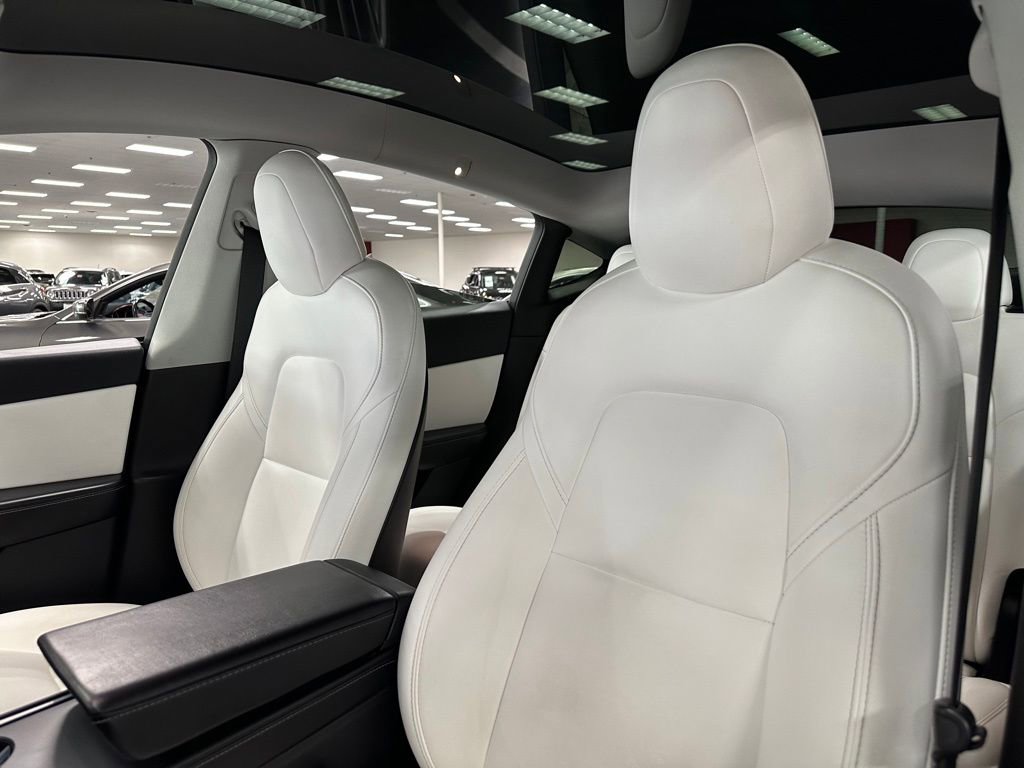 Used 2021 Tesla Model Y Long Range image 16