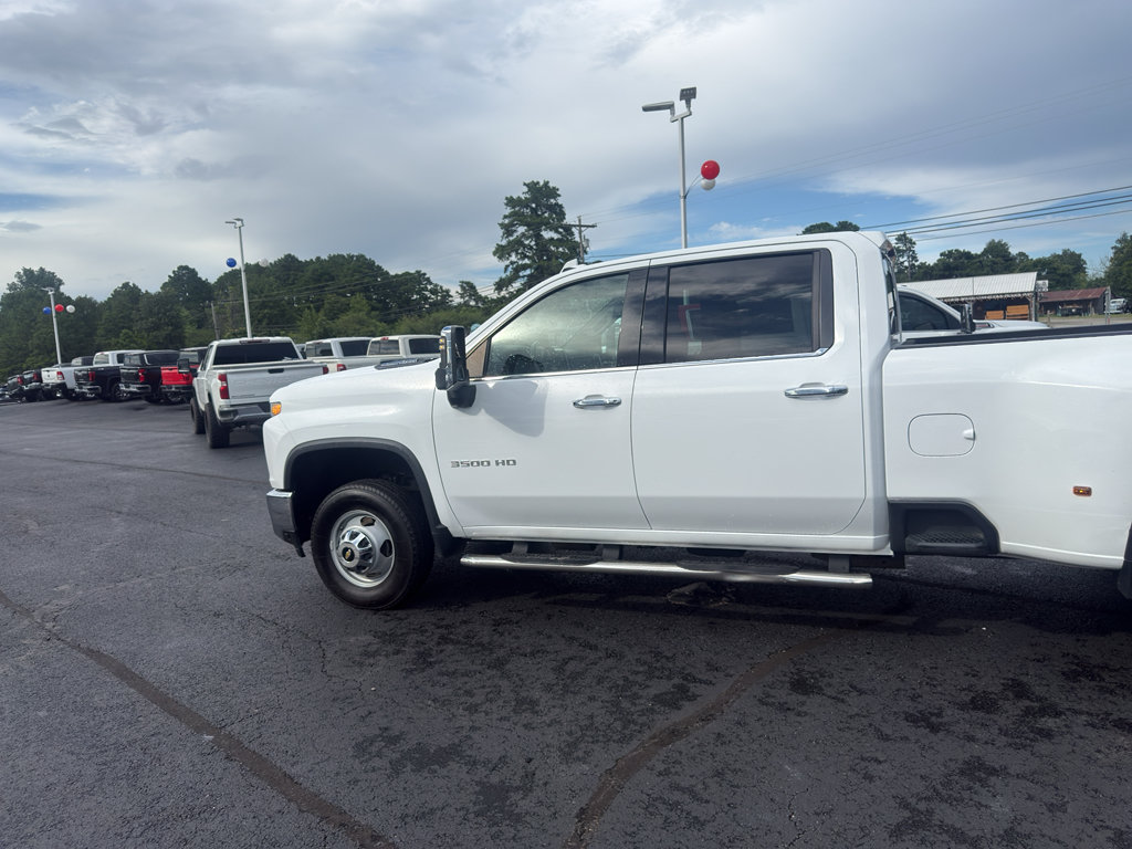 Used 2021 Chevrolet Silverado 3500 LTZ w/ LTZ Convenience Package AWD/4WD image 9