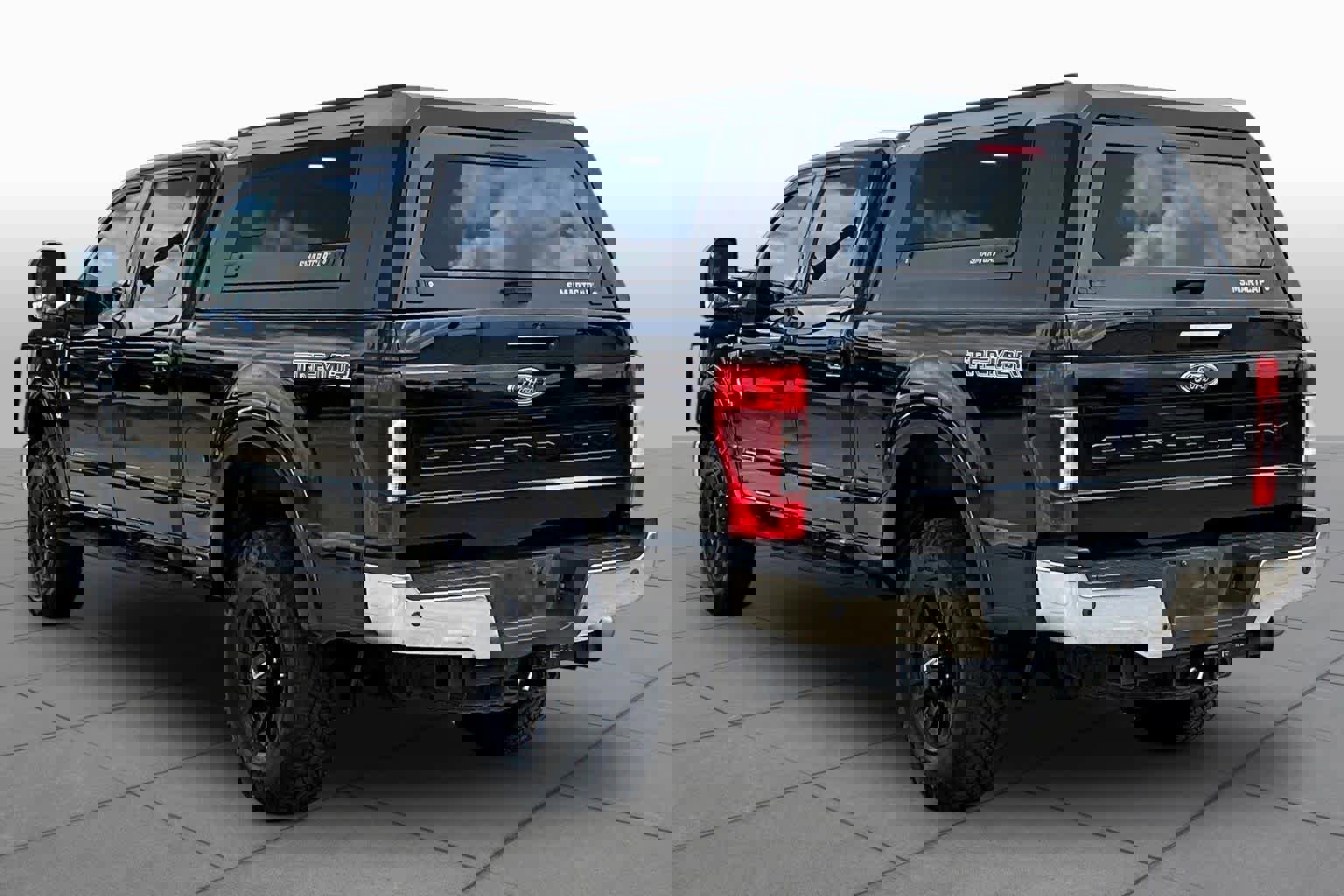 Used 2021 Ford F350 Lariat w/ Tremor Off-Road Package image 12