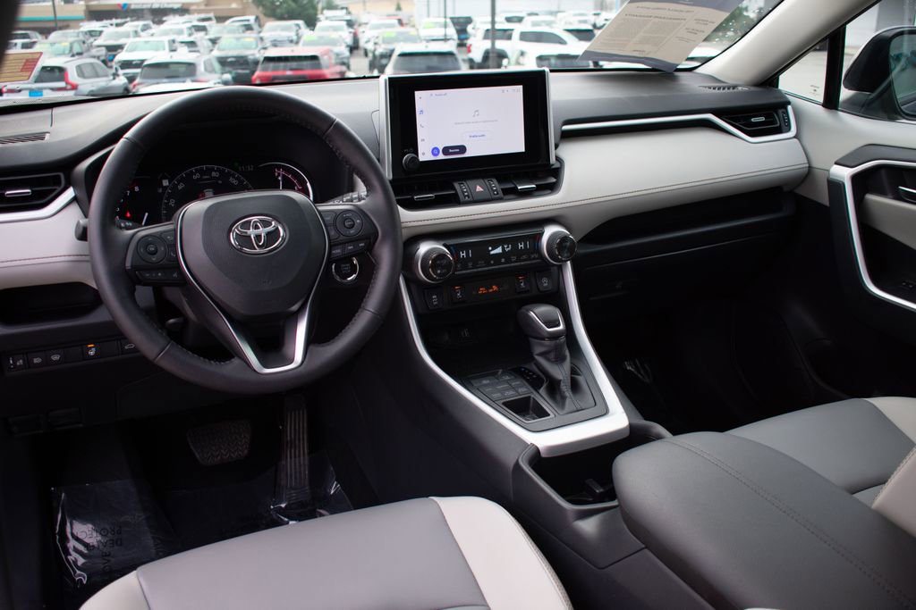 Used 2025 Toyota RAV4 XLE Premium image 19