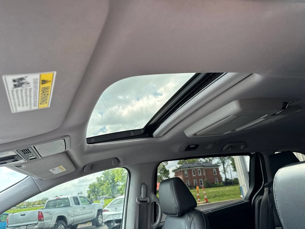 Used 2022 Honda Odyssey Touring image 32