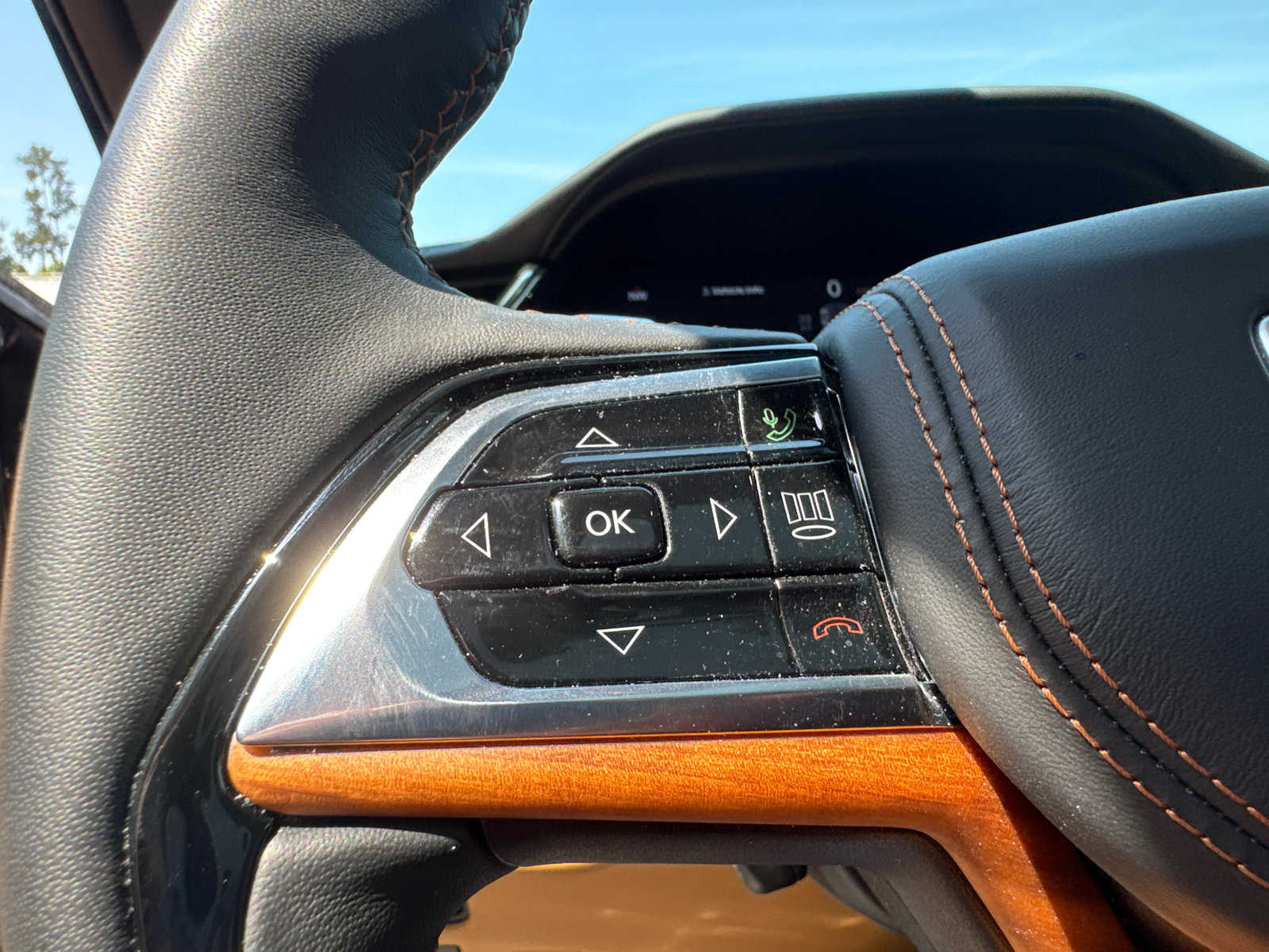 Used 2025 Jeep Grand Cherokee Summit image 35