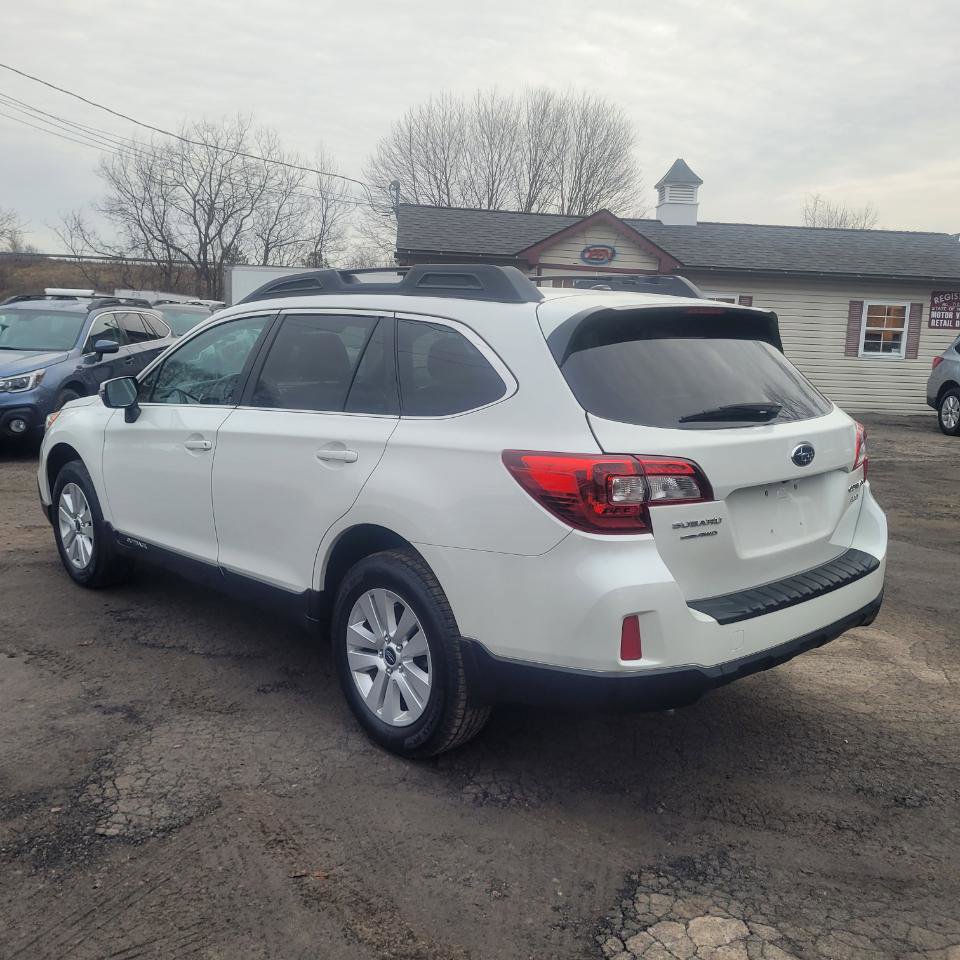 Used 2015 Subaru Outback 2.5i Premium AWD/4WD image 6