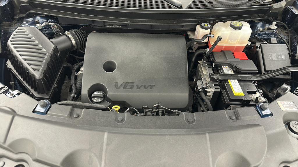 Used 2023 Chevrolet Traverse LT AWD/4WD image 24