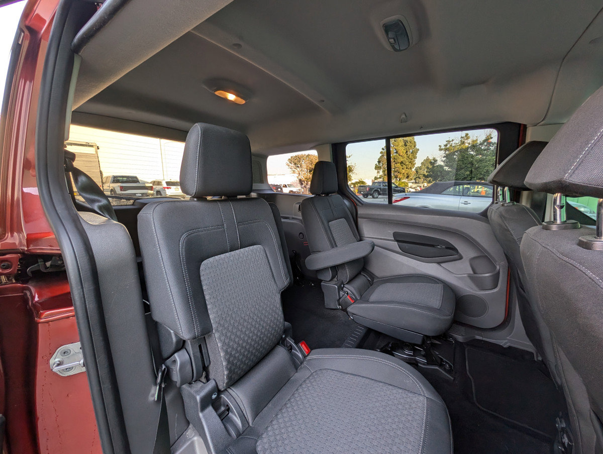 Used 2022 Ford Transit Connect XLT image 13