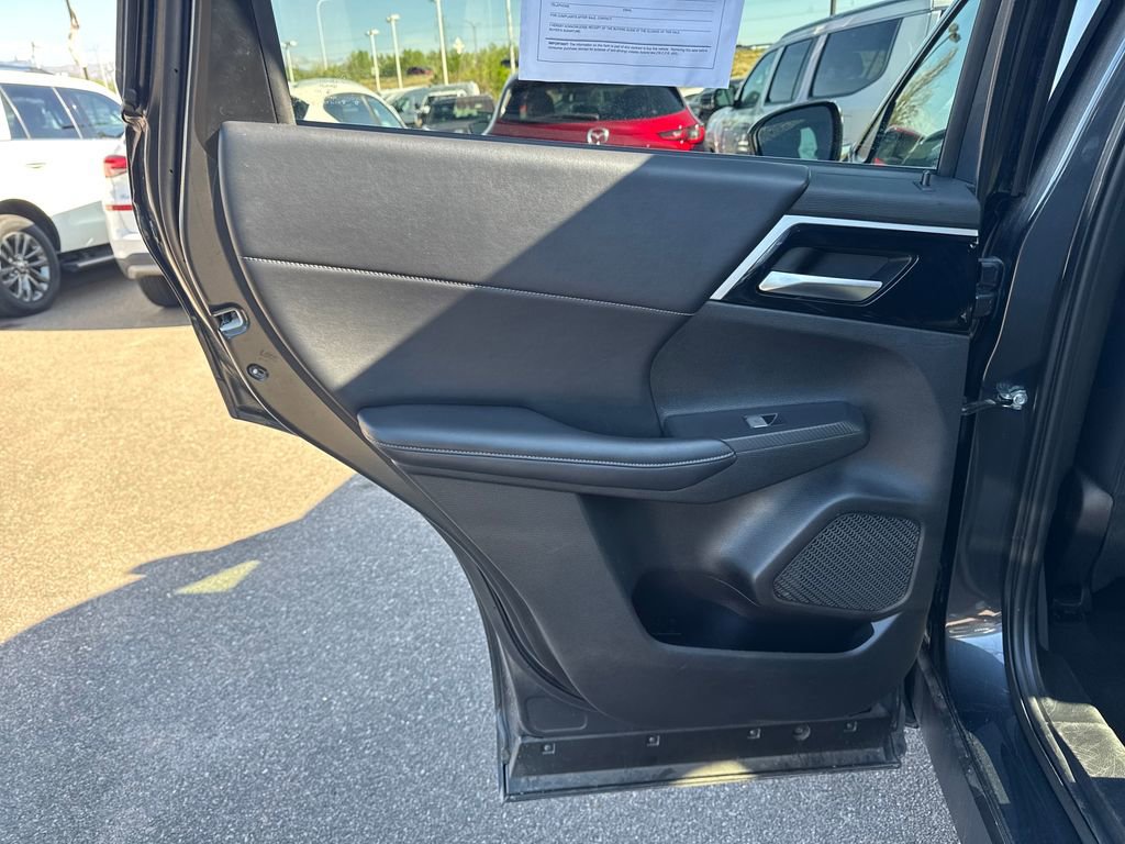 Used 2024 Mitsubishi Outlander SE AWD/4WD image 27