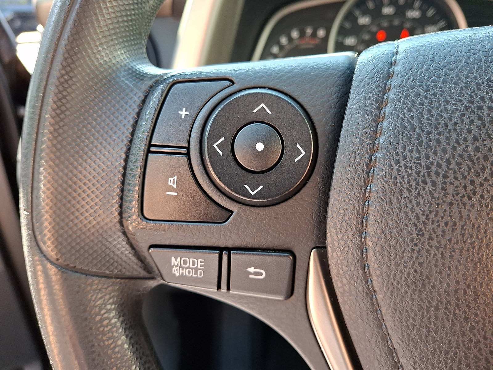 Used 2014 Toyota RAV4 LE FWD image 20