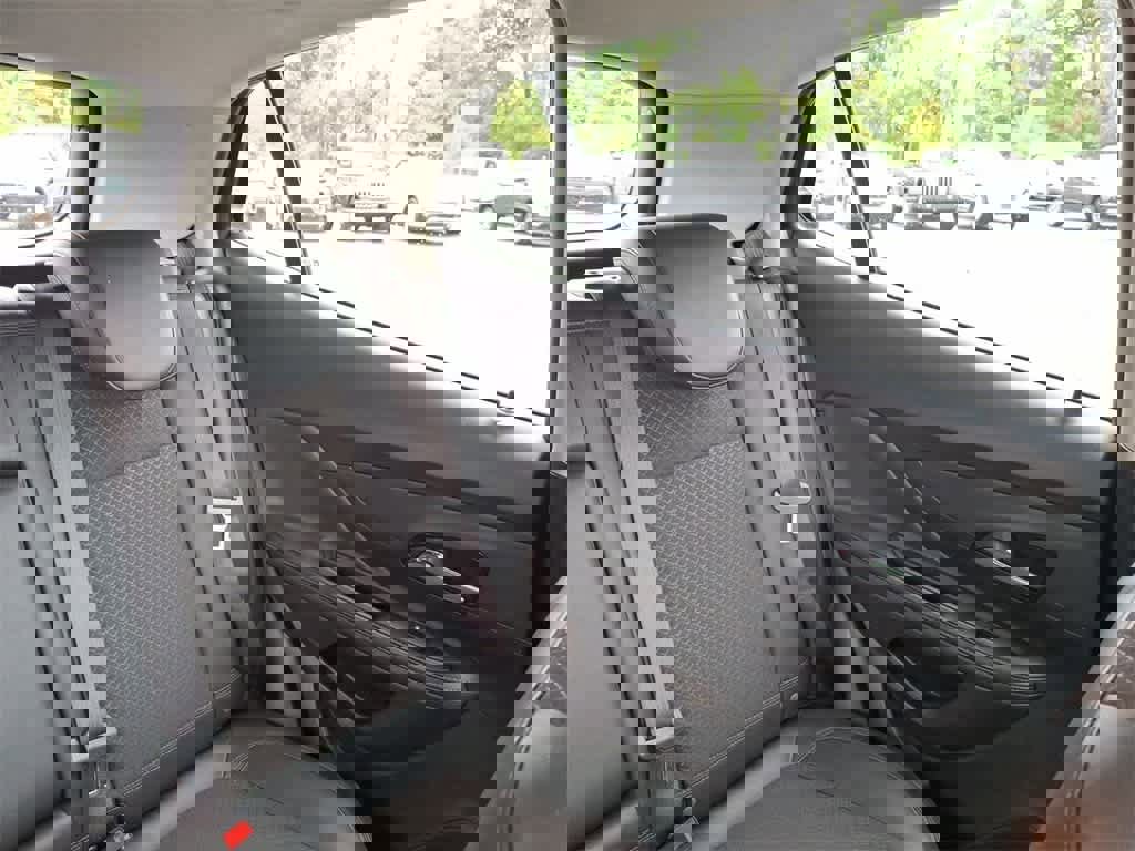 Used 2020 Buick Encore Preferred image 14