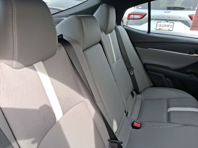 Used 2025 Toyota Camry SE w/ Convenience Package image 4