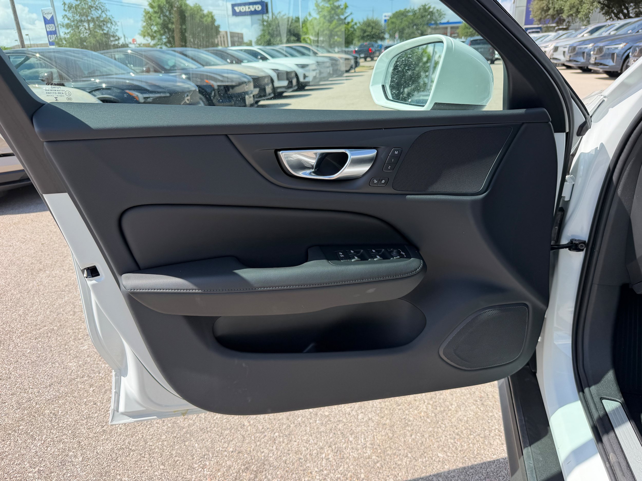 New 2026 Volvo V60 B5 Cross Country Plus w/ Climate Package AWD/4WD image 16