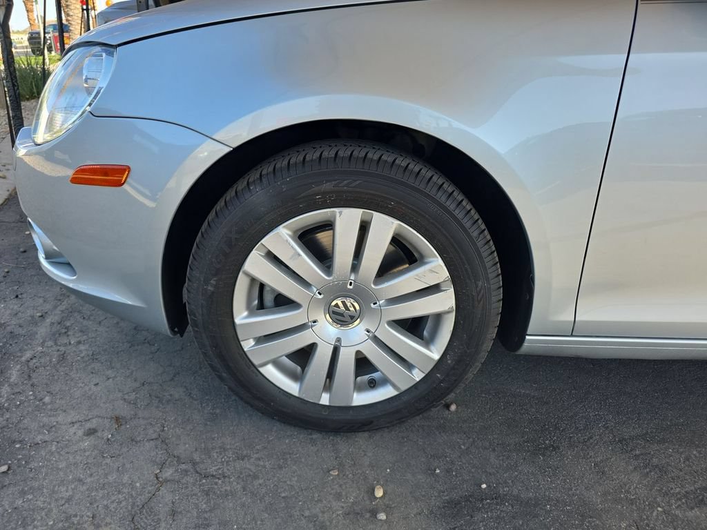 Used 2007 Volkswagen Eos 2.0T FWD image 32