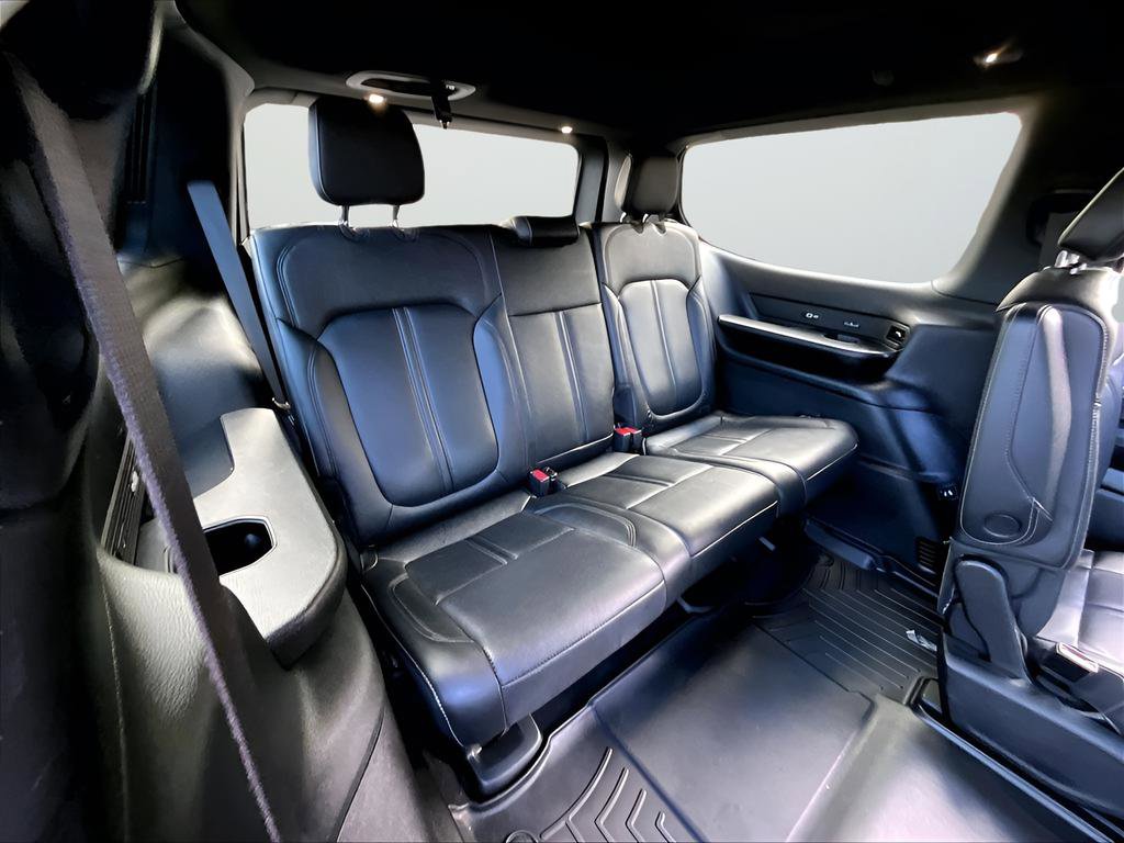 Used 2022 Jeep Wagoneer Series III w/ Flexible Seating Group image 27