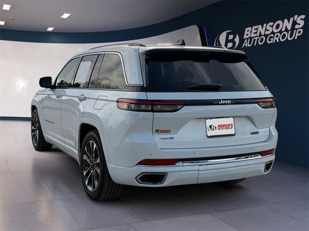 Used 2022 Jeep Grand Cherokee Overland w/ Luxury Tech Group IV image 3