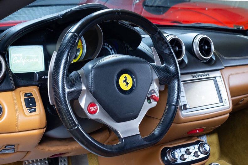 Used 2010 Ferrari California RWD image 47
