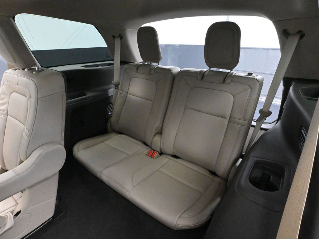 Used 2023 Lincoln Aviator Reserve image 44