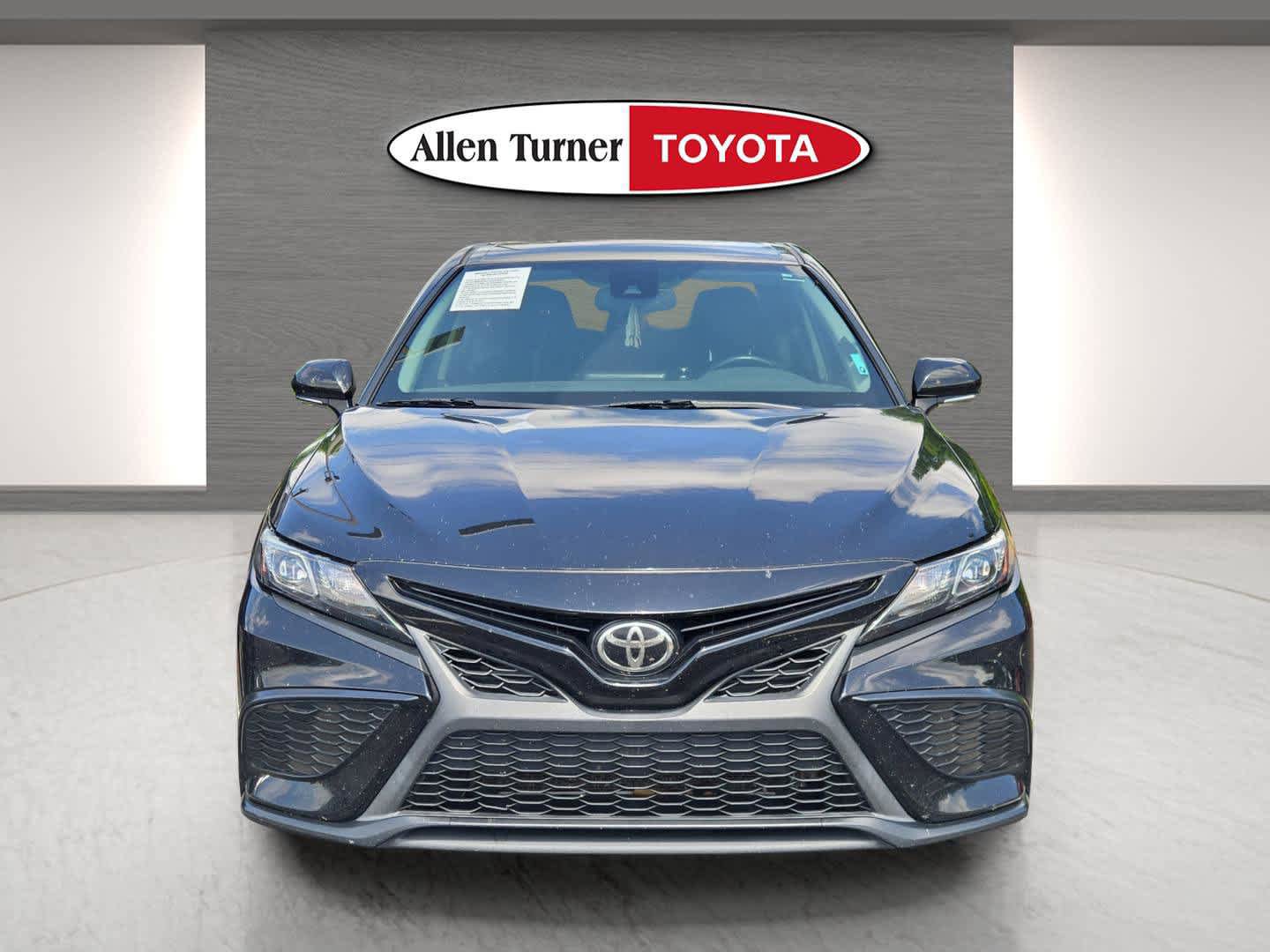 Used 2021 Toyota Camry SE w/ Convenience Package FWD image 12