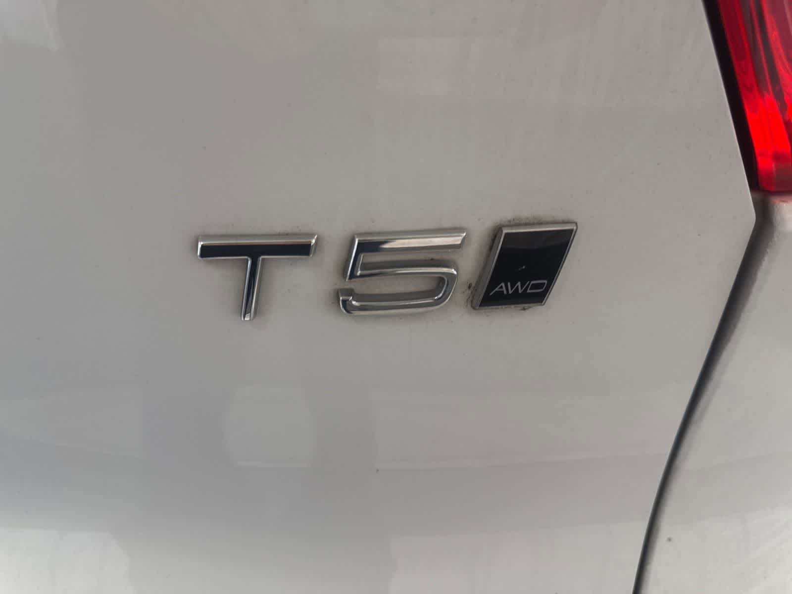 Used 2020 Volvo XC40 T5 Momentum AWD/4WD image 13