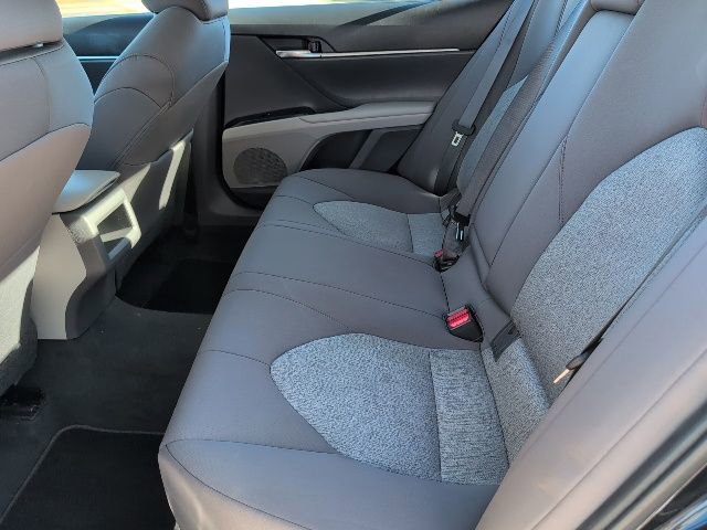 Used 2020 Toyota Camry LE image 6