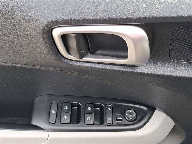 Certified 2024 Hyundai Venue SEL FWD image 10