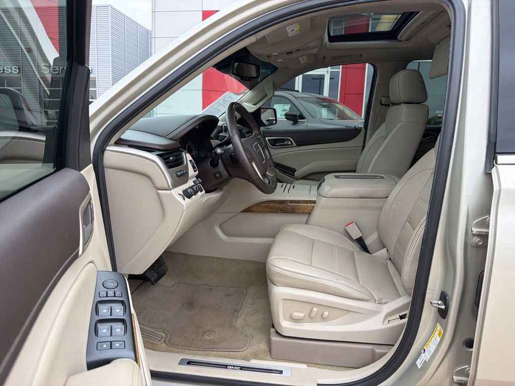 Used 2017 GMC Yukon Denali w/ Open Road Package AWD/4WD image 13