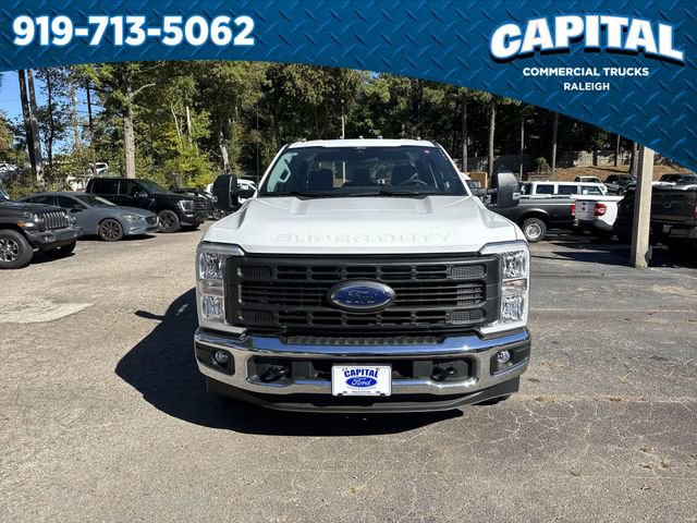 New 2026 Ford F250 XL w/ XL Chrome Package image 3
