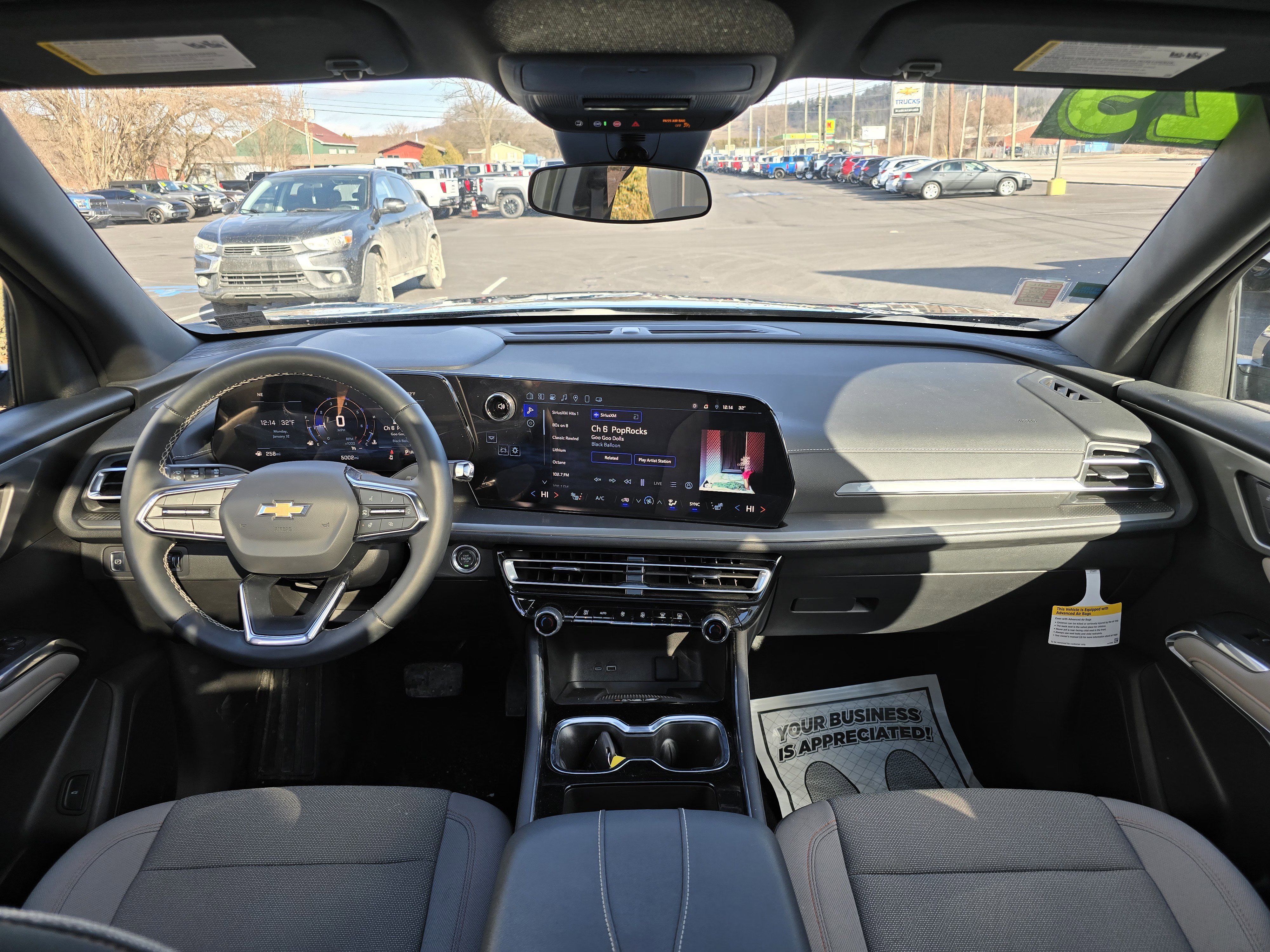 Used 2025 Chevrolet Traverse LT w/ Sun and Wheel Package image 30