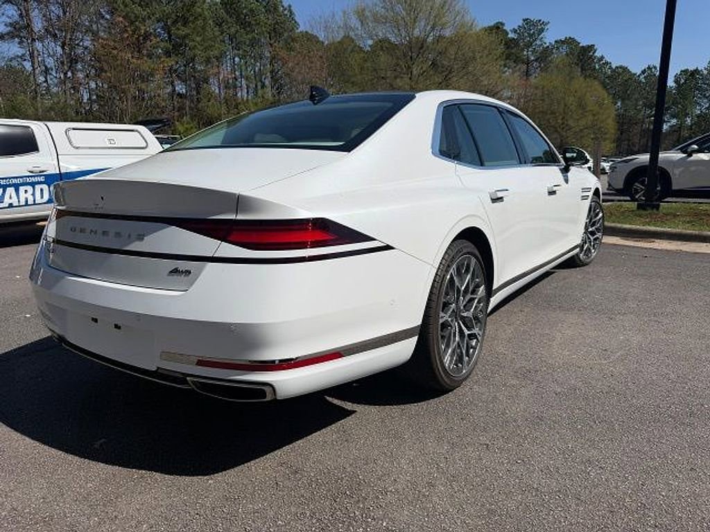 Used 2025 Genesis G90 3.5T image 2