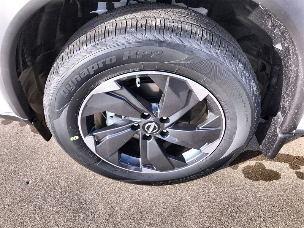 New 2026 Nissan Rogue SV image 10