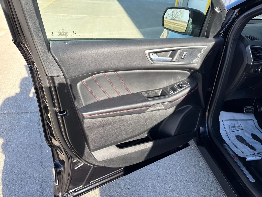 Used 2024 Ford Edge ST-Line image 11