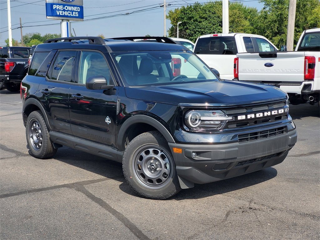New 2024 Ford Bronco Sport Outer Banks image 2